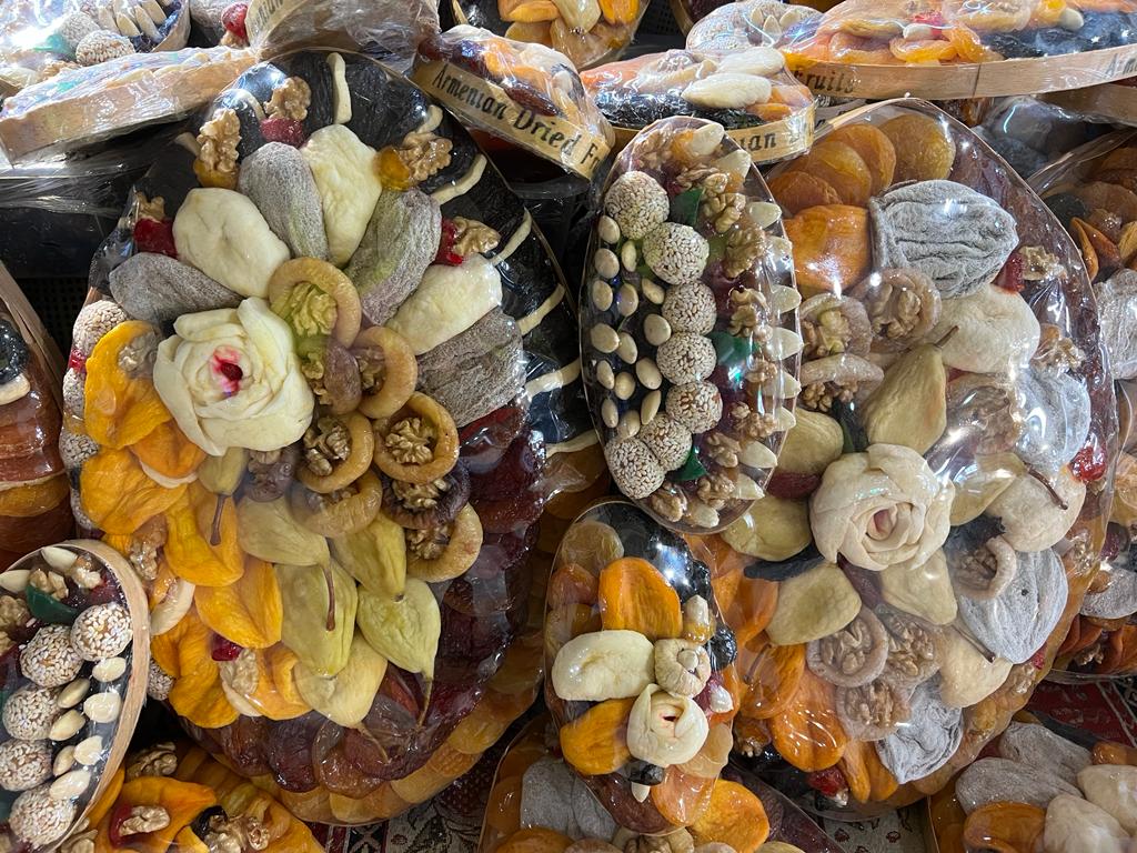 هدايا الفواكه المجففة من ارمينيا سوق الغوم